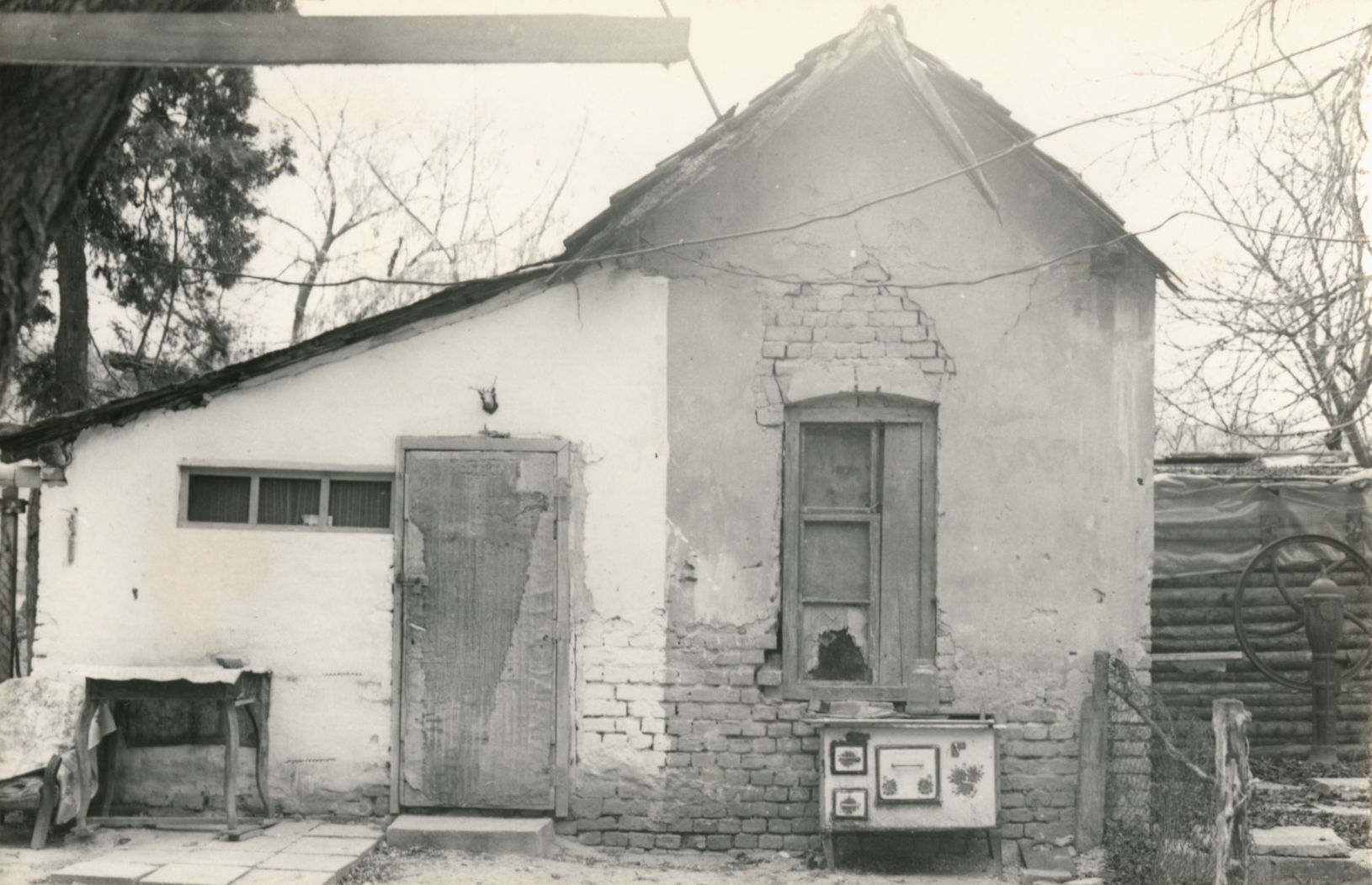 Kőröshegy. Volt Széchenyi-kastély egyik melléképülete Kőröshegy. Volt Széchenyi-kastély egyik melléképülete