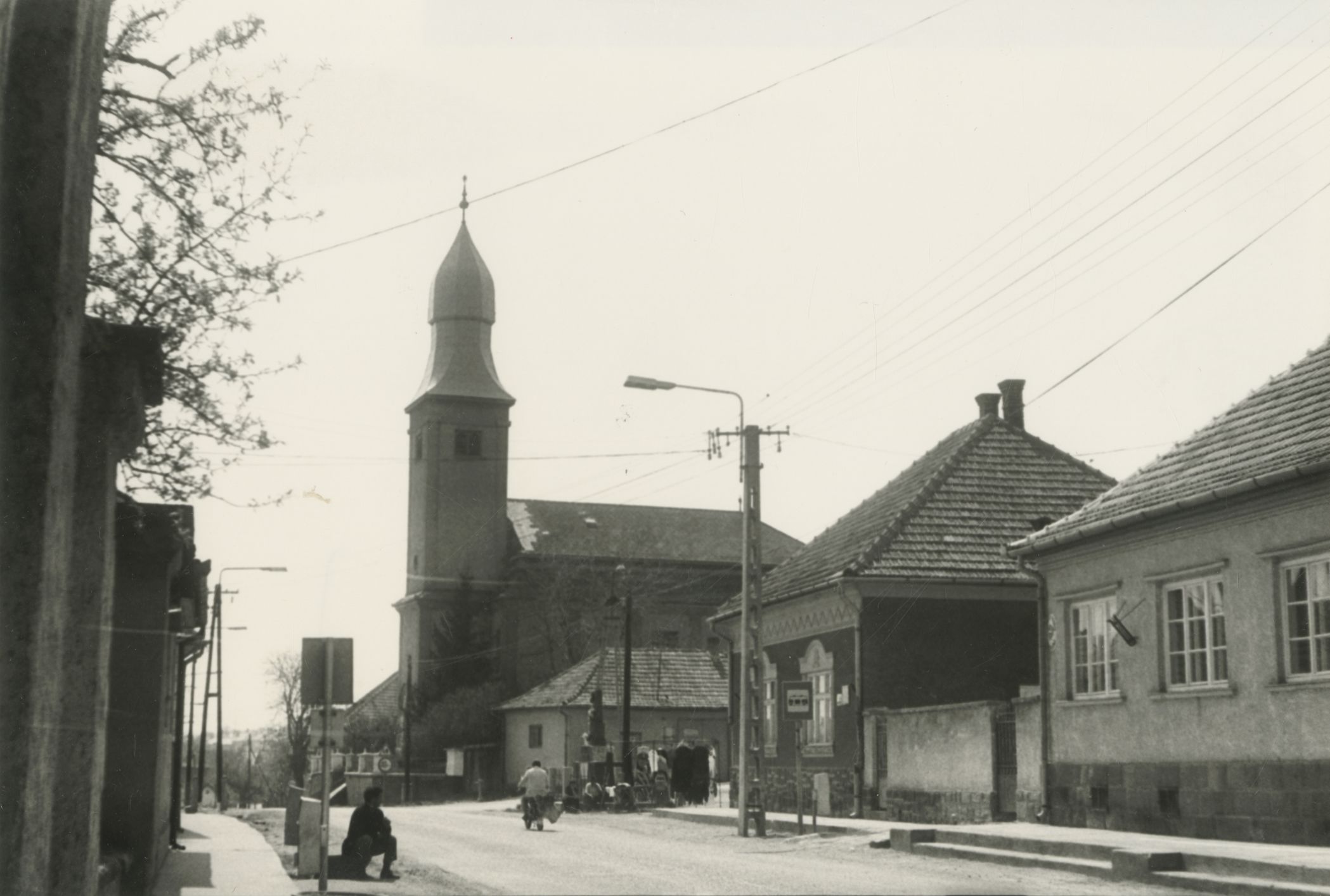 Noszvaj. Római katolikus templom környéke Noszvaj. Római katolikus templom környéke