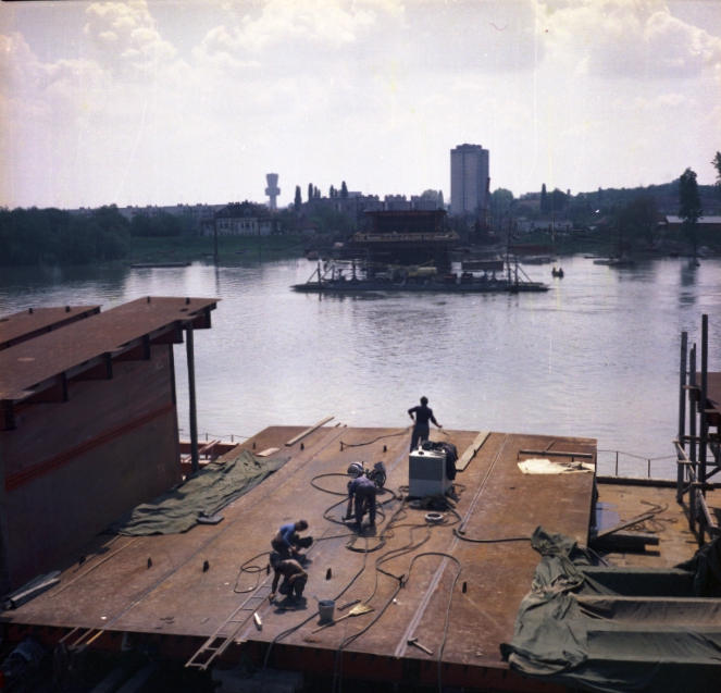 Szeged. Északi Tisza-híd építés közben