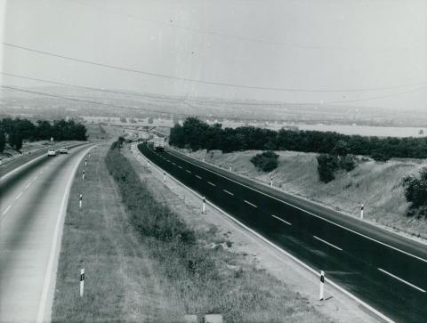 Az M7-es autópálya törökbálinti szakaszának látképe