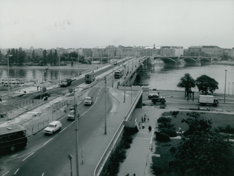 Építési terület látképe a Margit hídon