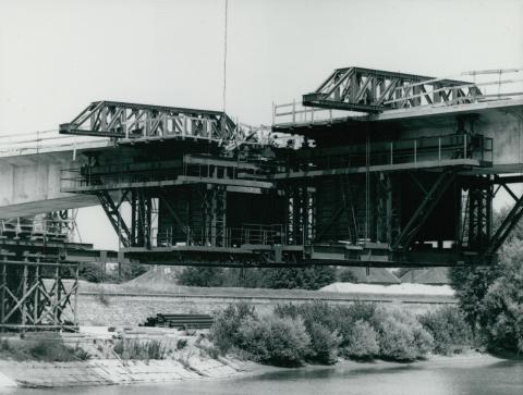 A győri Széchenyi híd építése 