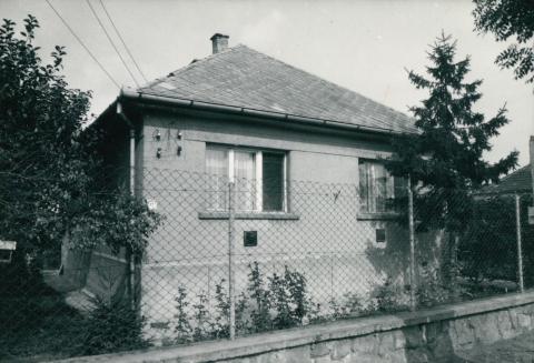 Rómaifürdő. Családi ház