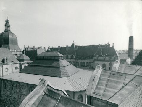 Az Iparművészeti Múzeum teteje