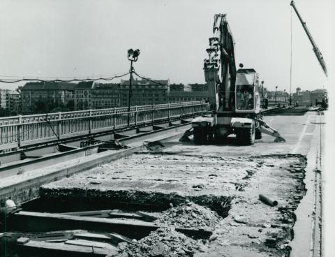 A Petőfi híd felújítása