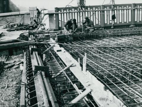 Zsaluzat építése a Petőfi híd tatarozásakor
