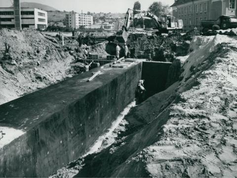 A Szala-patakot föld alá vezető csatorna  építése a Ráckapu téren
