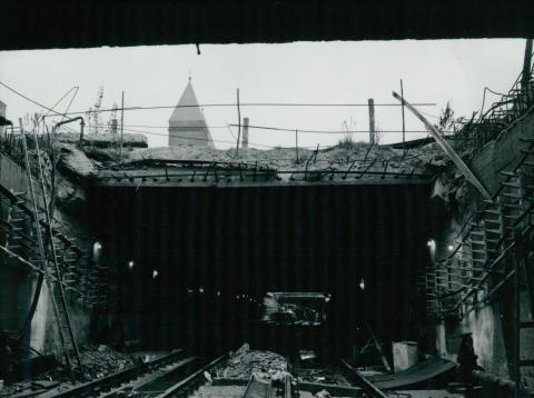 Födém építése a 3-as metró Ecseri úti megállójánál