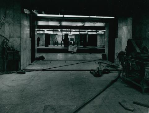 A 3-as metró Ecseri úti peronjának bejárata