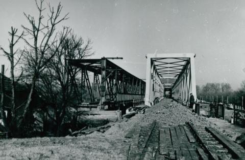 Az Algyői vasúti Tisza-híd építése