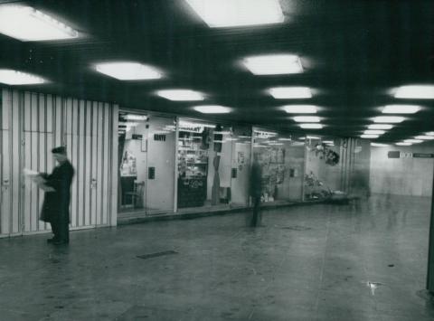 Üzletek a Deák téri metró aluljáróban