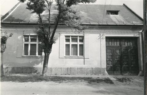 Békásmegyer. Dömös utca 19.