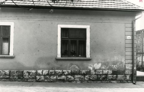 Békásmegyer. Dömös (Templom) utca 31.