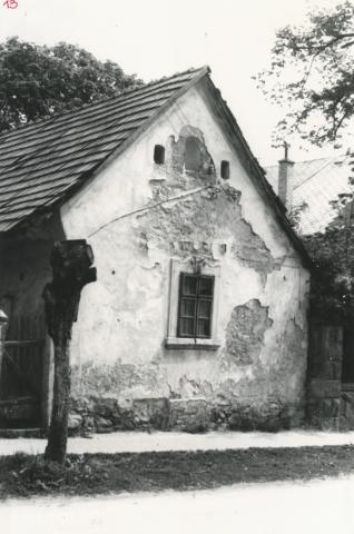 Békásmegyer. Dömös (Templom) utca 13.