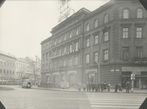 Budapest. Andrássy út 49. Abbázia étterem