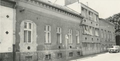 Debrecen. Könyök utca