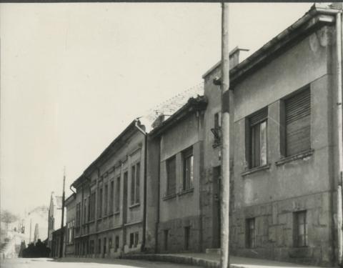 Pécs. Aradi Vértanúk útja déli oldala