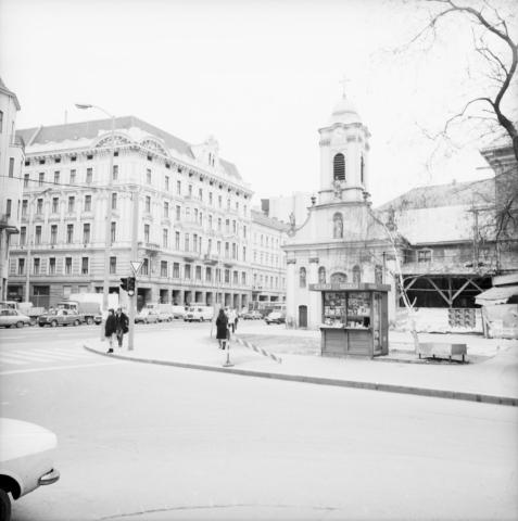 Hírlap pavilon a budapesti Gyulai Pál utcában
