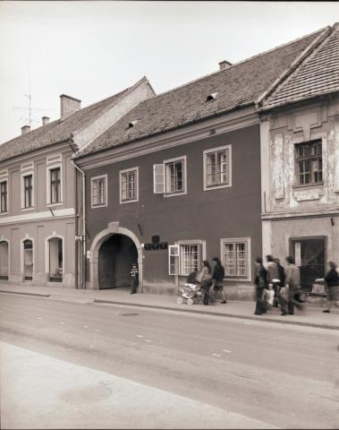 Eger. Zalár utca 1. műemlék helyreállítás