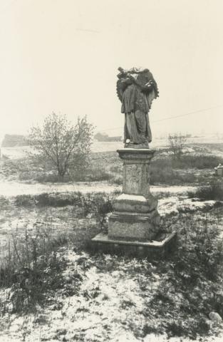 Nepomuki Szent János szobra Cecén