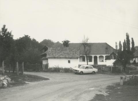 Egerbocs. Béke utca 26.