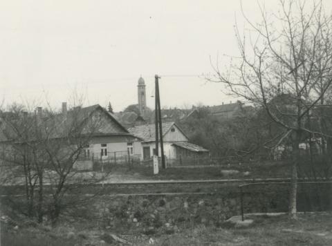 Gyöngyössolymos. József Attila utca