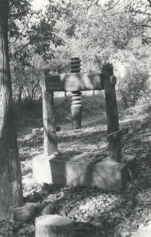 Kocs. Kunvölgyi pincesor, a 110. sz. pince környezete