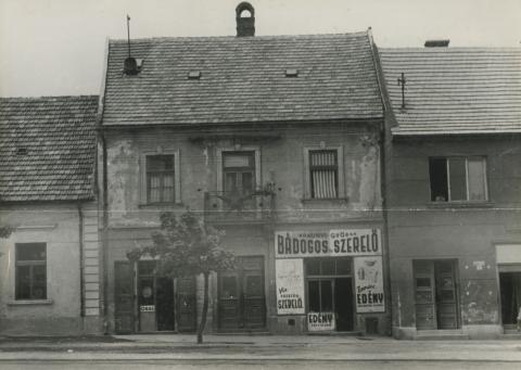 Veszprém. Rákóczi tér (Szt. Imre tér) 4.