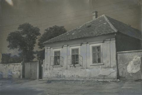 Veszprém. Vörös Október (Szent István) utca 39.