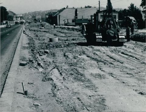 Az M1-es és M7-es autópálya bevezető szakaszának kiépítése az Osztapenkónál