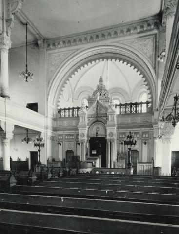 A szolnoki zsinagóga belső tere