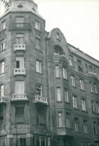 Vakolt homlokzat megfigyelése Budapest 13. kerületében