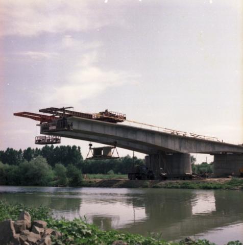 Köröstarcsai kettős körös híd építése