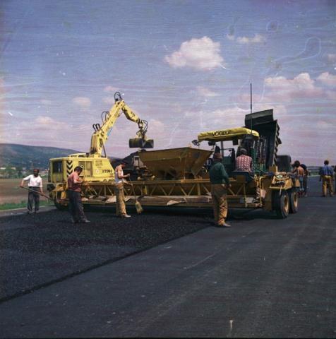 M7 autópálya bevezető szakaszának szőnyegezése