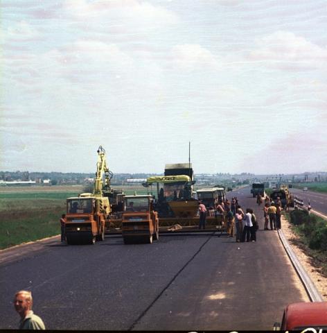 M7 autópálya bevezető szakaszának szőnyegezése
