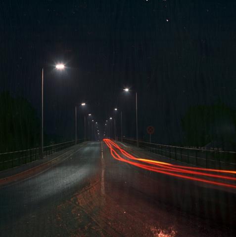 Híd éjszakai világításának felmérése