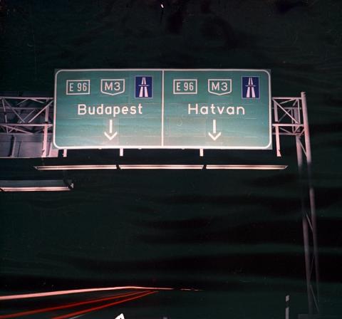 Éjszaka az autópályán