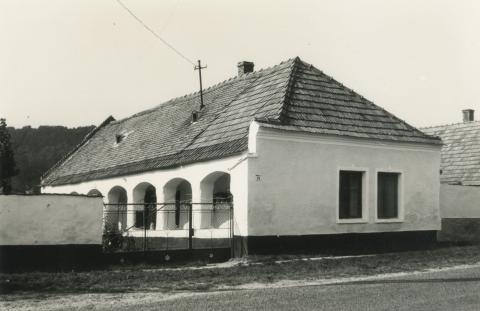 Bakonyjákó. Kossuth utca 28.