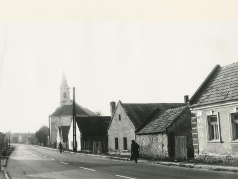 Monostorapáti. Petőfi utca 51-63.