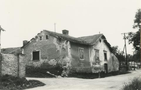 Lesencetomaj. Kossuth utca. Borház.