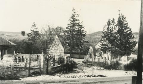 Lovas. 47. számú ház és környezete