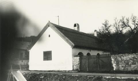 Lovas. Lakóház