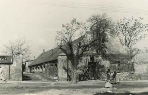 Várpalota. Árpád utca 19.