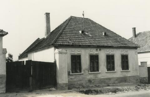 Tapolcafő. Petőfi utca 21.