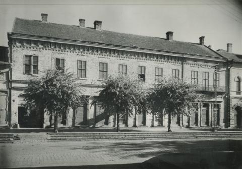 Cegléd. Kossuth Ferenc utca 1.
