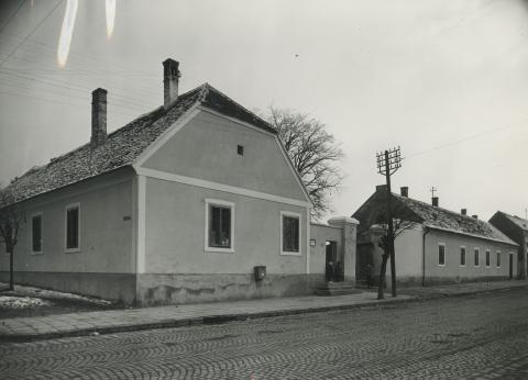 Devecser. Kossuth Lajos u. 1.