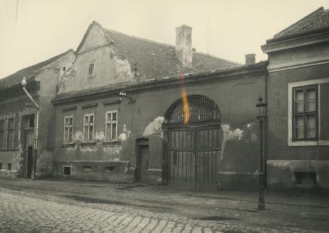 Debrecen. Bajcsy-Zsilisznky u. 42.