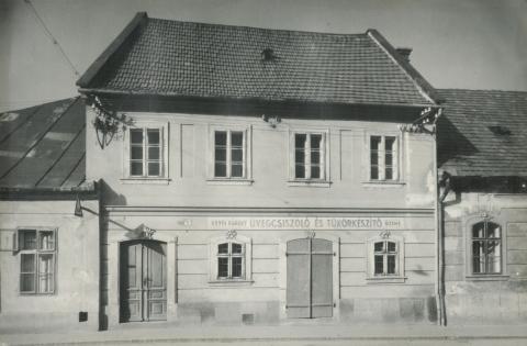 Eger. Dobó u. 1.