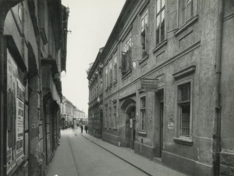 Eger. Jókai u. 8.