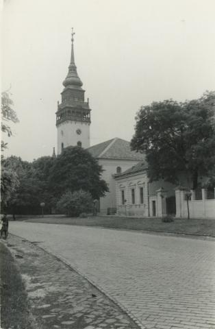 Református templom a Szolnoki út felől, Nagykőrös